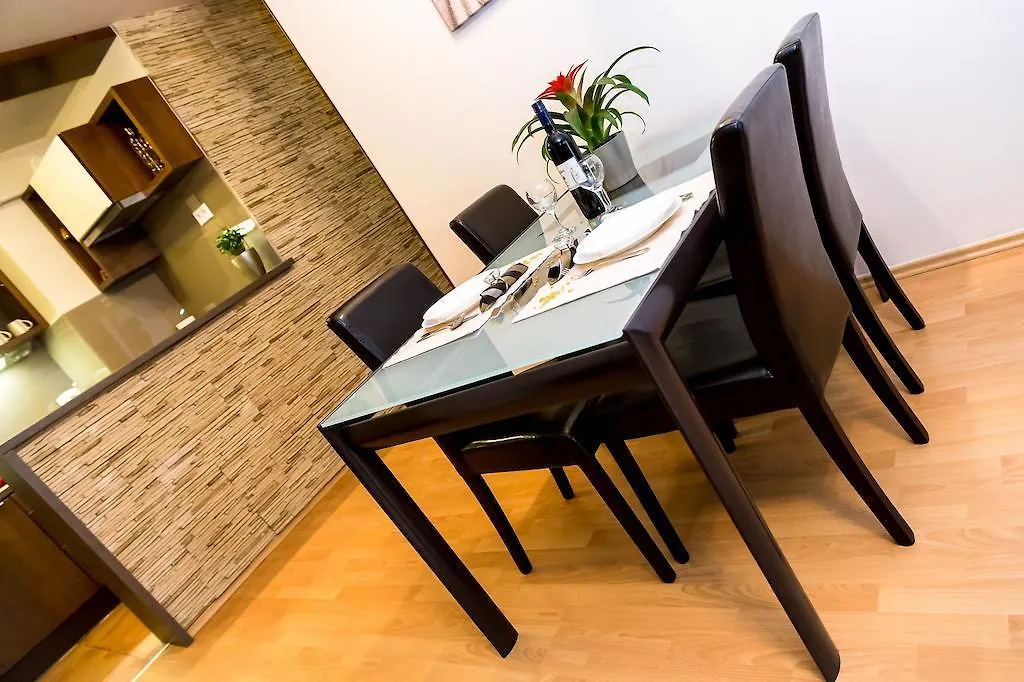 Arpad Bridge Apartments Budapest 0*,  Ungheria